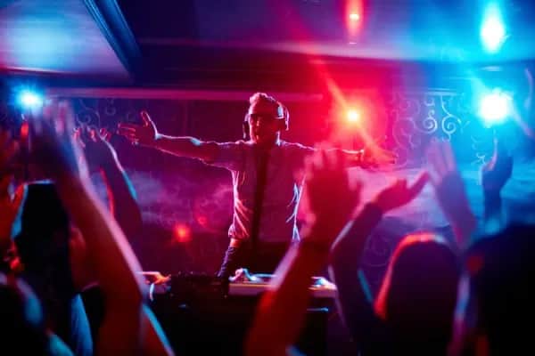 DJ mit Showeffekten für alle Events