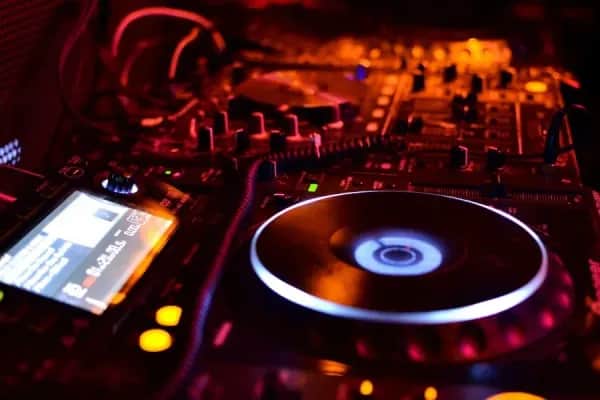 DJ buchen für Geburtstag und Firmenfest