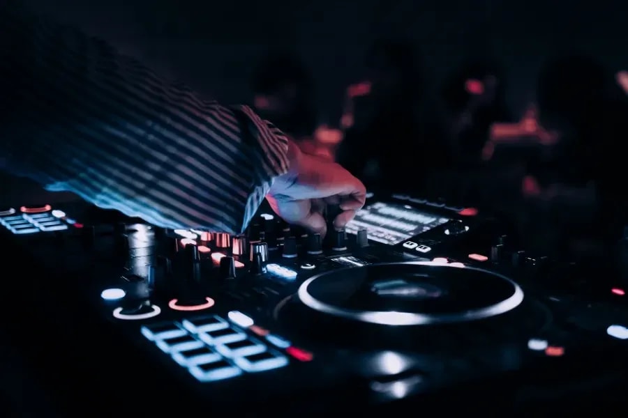 Bremen DJ-Service mit Eventtechnik und Fotobox mieten